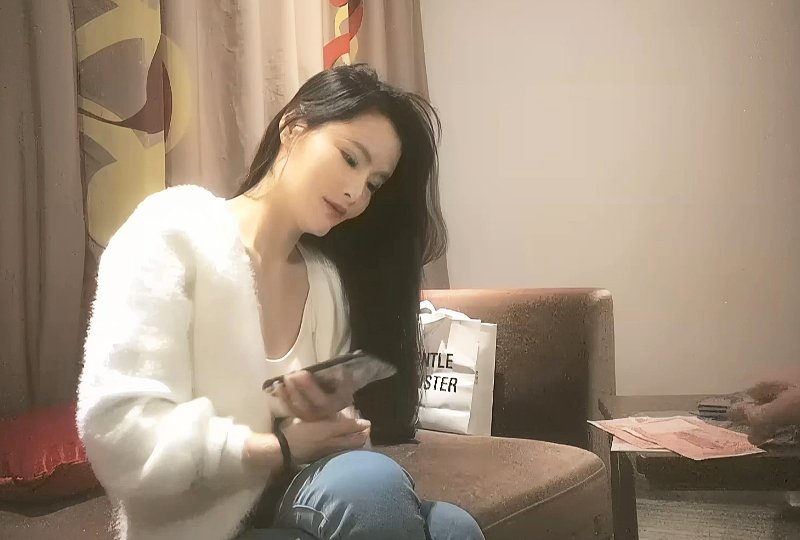 他掀开裙子舌头伸进去在线观看_《在线观看免费av网站》免费欧美高清在线www